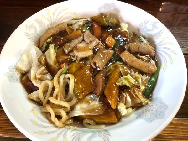 「スタミナラーメン冷 並（750円）+ホルモン（140円）」@スタミナラーメン 日向の写真