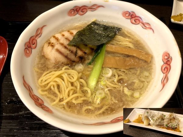 「龍のひげらあめん醤油（750円）＋ゆで餃子（300円）」@龍のひげの写真