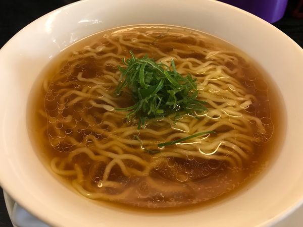 「かけラーメン 醤油  太麺  648円」@麺屋 三味の写真