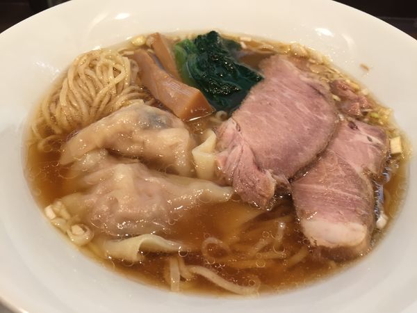 「ワンタンメン味玉入り（900円）」@麺匠 きくちの写真