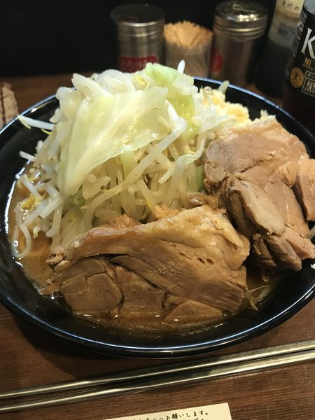 「らーめん小 茹で前200g 豚1枚」@ガチ盛りラーメン アオイローの写真
