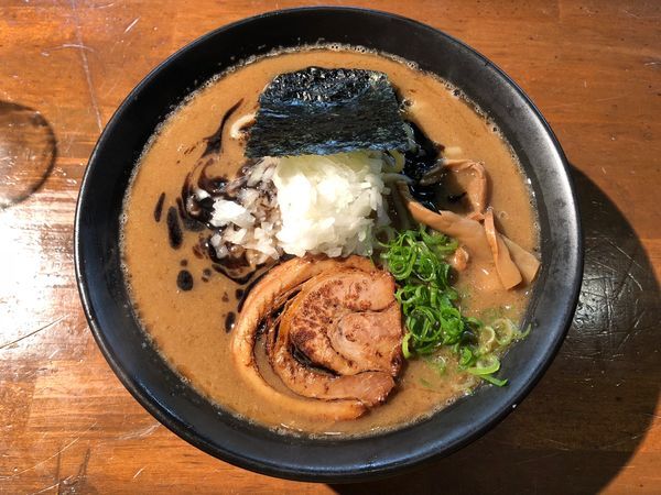 「黒真空そば」@喜元門 本店の写真