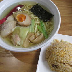 Cランチ(塩ﾗｰﾒﾝ+半ﾁｬｰﾊﾝ)　「900円」