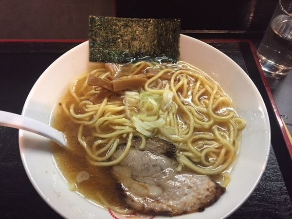 「醤油らーめん」@よかろう分家三代目の写真