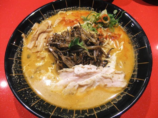 「北インドのスパイスらぁめん（780円）」@スパイスらぁめん釈迦 池袋店の写真