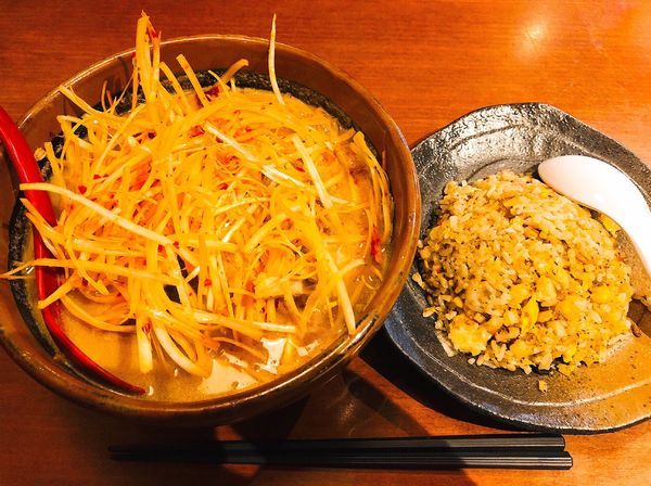 「北海道味噌肉ネギ＋半チャーハン」@麺場 田所商店 春日井店の写真