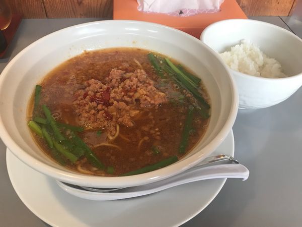 「台湾ラーメン ハーフ 600円 小ライス 100円」@味世の写真