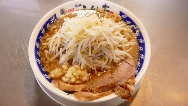 「らーめん並 生麺200g¥680／野菜普通・にんにく¥0」@ラーメン大 堀切店の写真