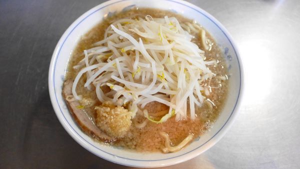 「らーめん（小）¥680／にんにく¥0」@らーめん大 汐留店の写真