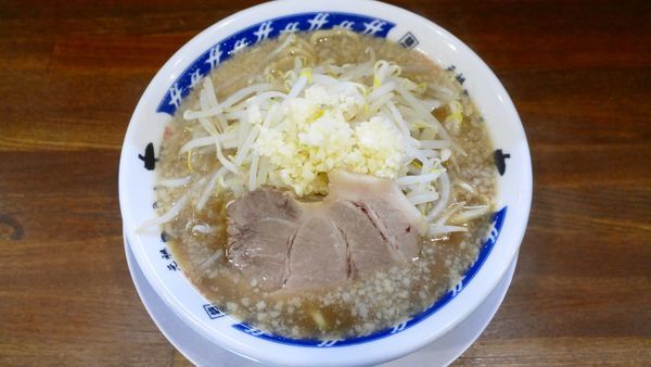 「らーめん 200g¥680／にんにく¥0」@らーめん大 中野店の写真