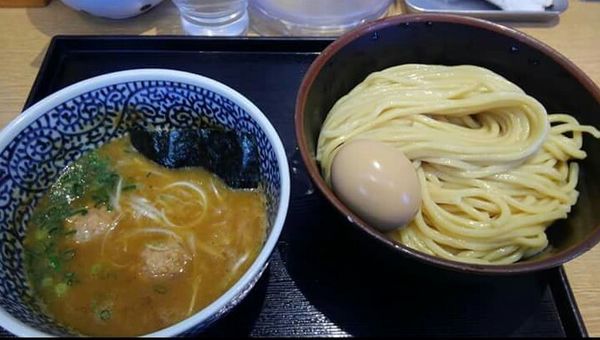 「半熟味玉濃厚魚介つけ麺930円＋中盛り50円＝980円」@麺屋 一燈の写真