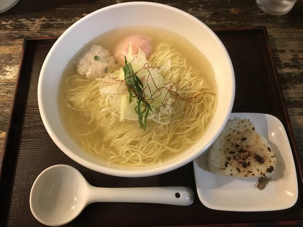 「あら炊き塩らぁめん + 焼きおにぎり」@麺屋 海神の写真
