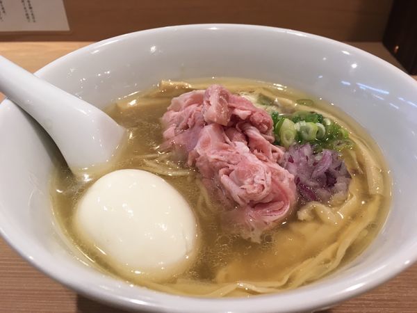 「特製らぁめん」@らぁ麺 鳳仙花の写真