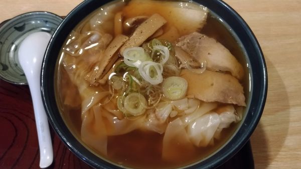 「ワンタンメン」@ワンタンメンの満月 酒田本店の写真