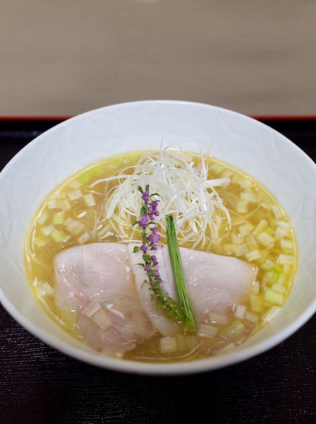 「鯛だし塩らぁ麺…1200円」@支那そばや 本店の写真
