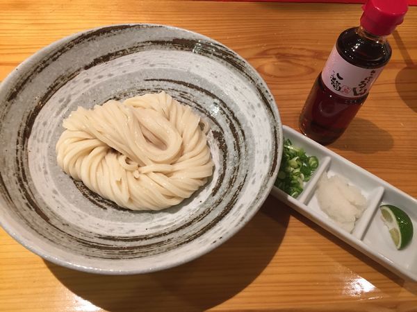 「(冷)生醤油うどん¥450」@一福 大阪支店の写真