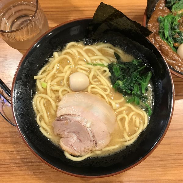 「ラーメン 醤油 並」@横浜家系ラーメン 豊島家の写真