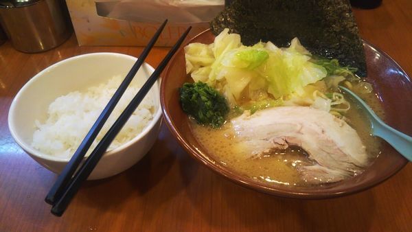 「きゃべつらーめん（固め・濃め）+小ライス」@らーめん ゑびすの写真