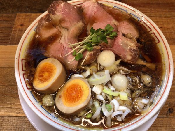 「サバ醤油そば➕味玉」@サバ6製麺所 成城学園前店の写真