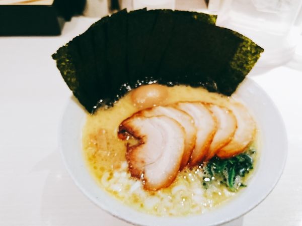 「特 塩豚骨ラーメン 濃いめ」@ゴル家 伊勢佐木モール店の写真