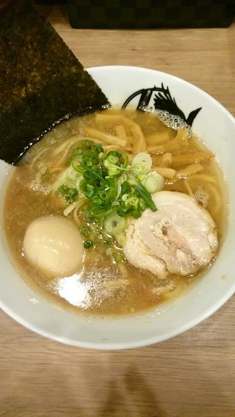 「中華そば    800円」@らーめん 小烏丸の写真