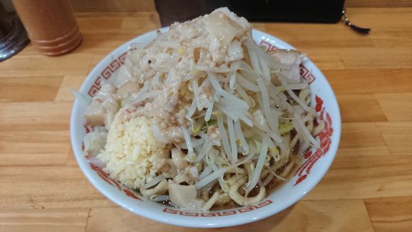 「ラーメン 小 ヤサイニンニクアブラ」@ラーメン寿々㐂の写真