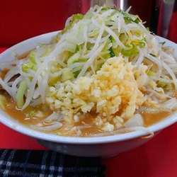 小ラーメン 700円(にんにく有,野菜普通,脂多め,カラメ普通)