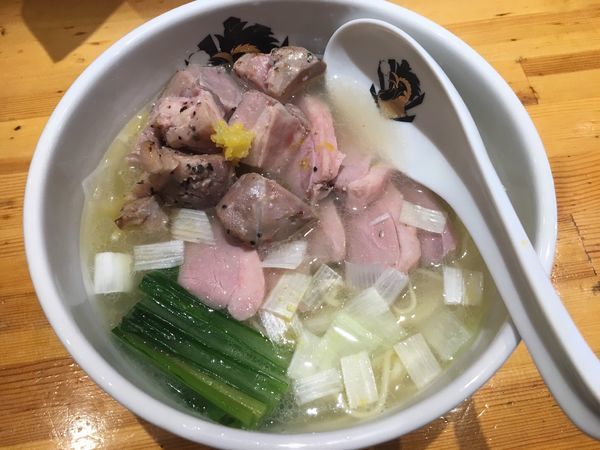 「鴨中華そば 塩 鴨トッピング」@満鶏軒の写真