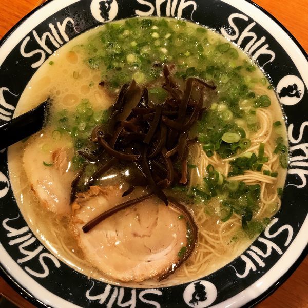 「博多Shin-Shinらーめん」@博多ラーメン ShinShin 博多デイトス店の写真