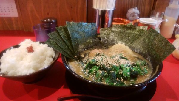 「ラーメン（Ａトッピング）」@家系ラーメン 稲葉家の写真