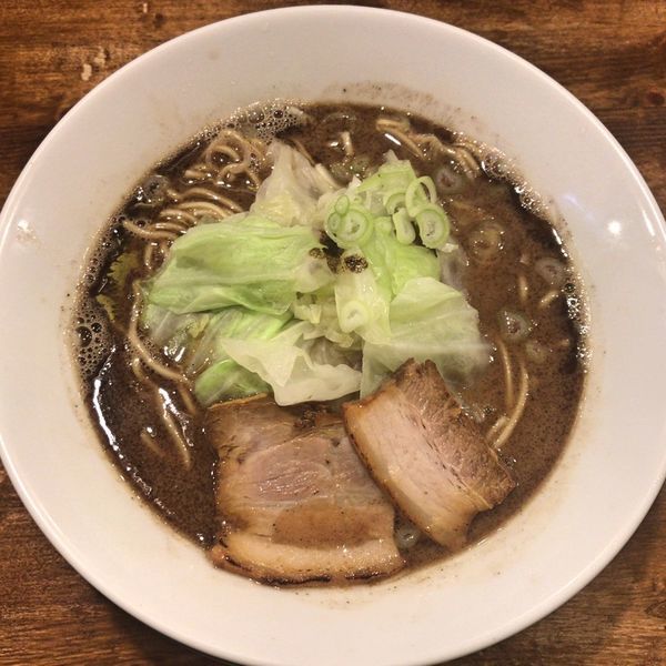 「黒マー油らー麺　670円」@らー麺屋台 骨のzuiの写真