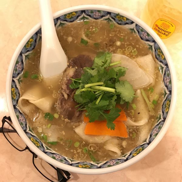 「蘭州牛肉拉面（ビャンビャンメン）」@蘭州牛肉拉麺 東珍味小籠包の写真