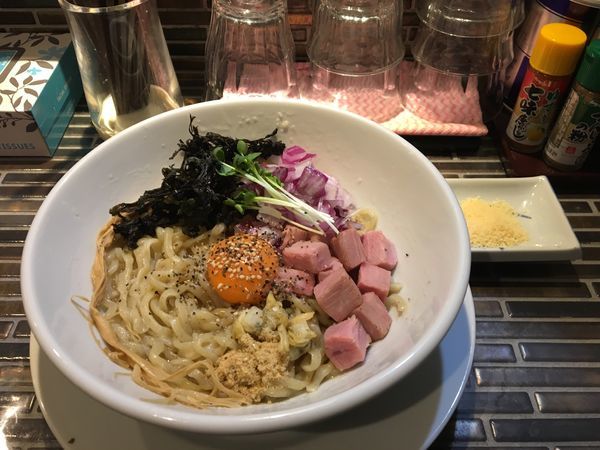 「あさりのカルボナーラ風まぜそば」@noodles kitchen GUNNERS 新丸子店の写真