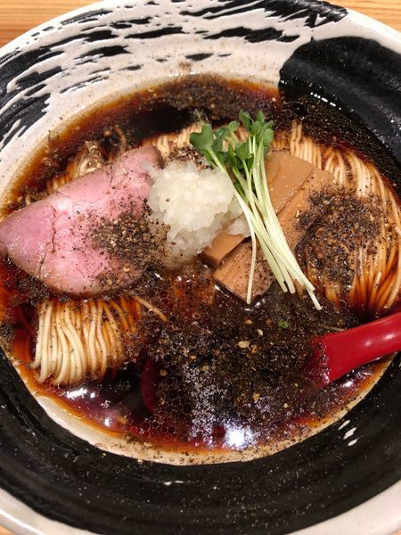 「石川ブラック二玉 900円 皿ワンタン 400円(焼豚サービス)」@いしかわやの写真