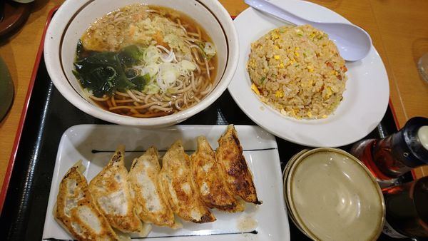 「炒飯、たぬき蕎麦」@山田うどん食堂 谷塚店の写真