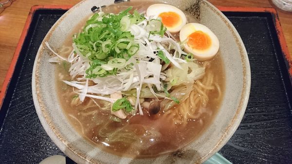 「きのこラーメン」@越後秘蔵麺 無尽蔵 はえばる家の写真