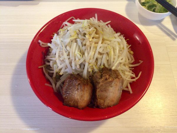 「ブタメン 中 ヤサイ少しマシ」@恵比寿ブタメンの写真