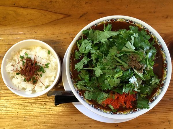 「辛っとろ麻婆麺追い飯セット＋パクチー」@辛っとろ麻婆麺 あかずきんの写真
