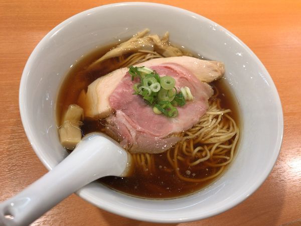 「醬油らぁ麺」@らぁ麺 はやし田 池袋店の写真