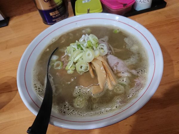 「豚骨煮干し 700円」@らあめん家の写真