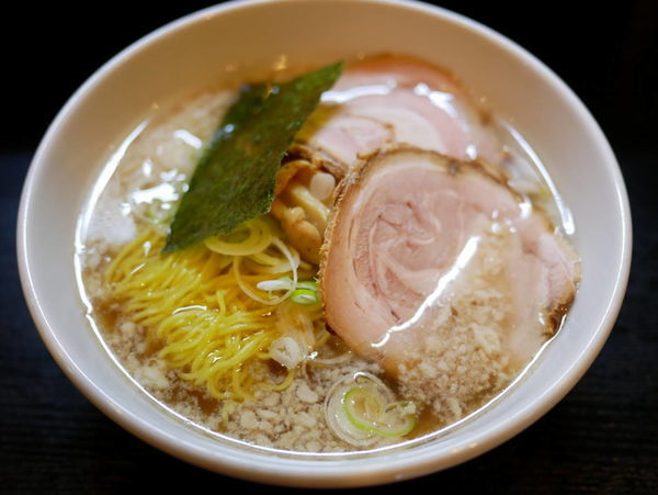 「醤油ラーメン こってり 麺硬め＋サービス餃子」@宗家一条流 八代目直系 がんこラーメン 町屋店の写真