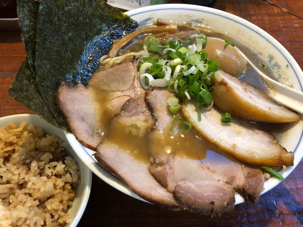 「煮干しそば全部乗せ+煮干しご飯」@初代青樹の写真