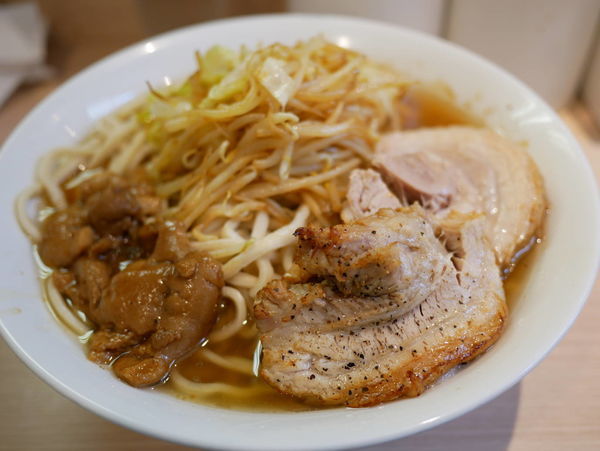 「ラーメン 茹で前400g＋アブラ」@麺屋 味方の写真