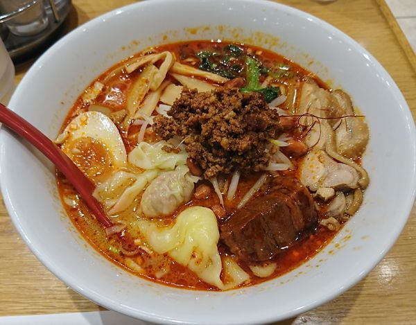 「全部のせわんたん麺(四川坦々味)1100円」@雲呑好 ecute立川店の写真