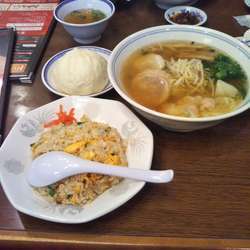 ワンタン麺セット(ミニ炒飯付¥1000)