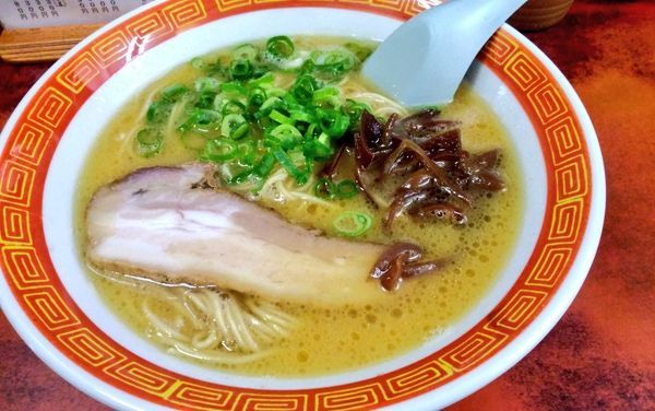 「博多ら～めん・固め＋替玉」@長浜家の写真