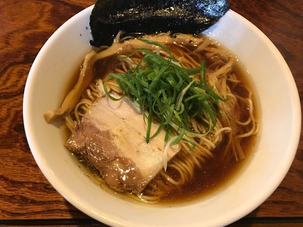 「醤油らーめん」@らーめんダイニング 庵の写真