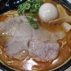 辛い魚豚ラーメン