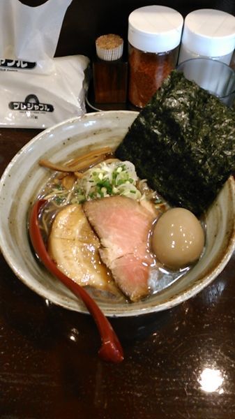「煮干しそば(醤油)　780円　ラーパス特典　味玉」@麺屋 照の坊の写真