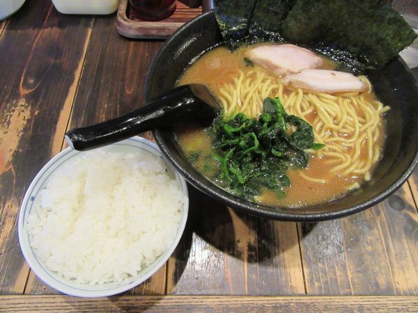 「限定 横浜家系ラーメンひむろ家(780円)+半ライス100円」@北海道らーめん ひむろ 我孫子店の写真